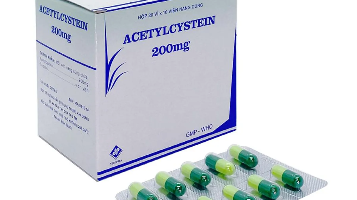 药师核对西诺氨酯药品信息